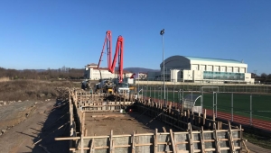 Hendek'e 400 kişilik tribün inşa ediliyor.