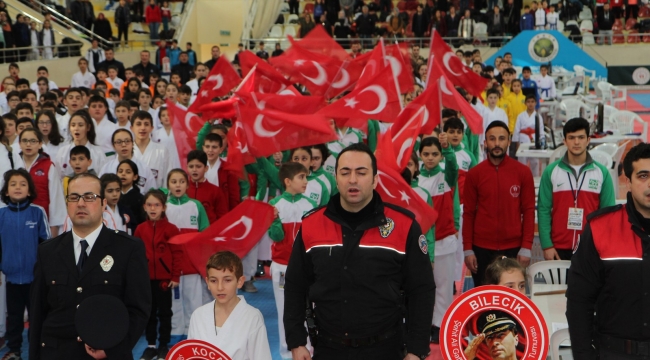 HENDEK'TE ANLAMLI TURNUVA