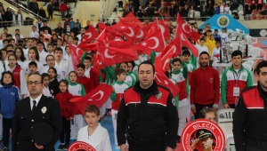 HENDEK'TE ANLAMLI TURNUVA