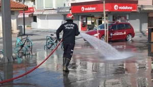 Meydan ve caddeler yıkanıyor