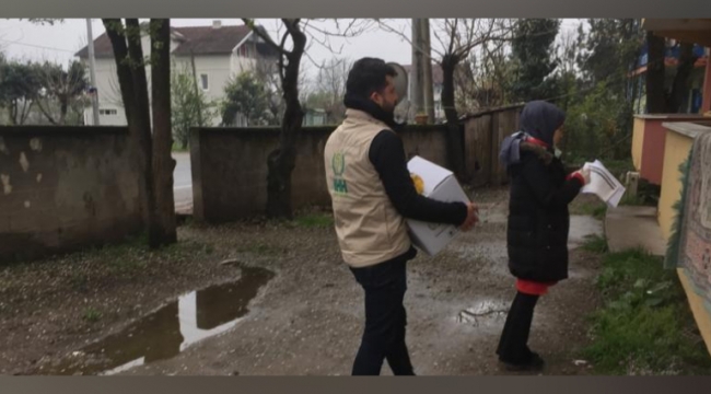 İHH YARDIM GÖNÜLLÜLERİ DERTLERE DERMAN OLUYOR