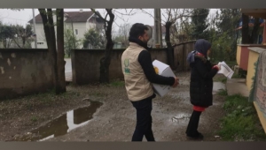 İHH YARDIM GÖNÜLLÜLERİ DERTLERE DERMAN OLUYOR