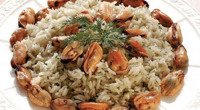 Pratik midye pilavı tarifi | Yedikçe yedirten en lezzetli evde midyeli pilav...