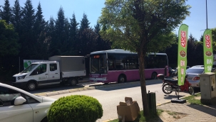 Belediye Aracı Bunu Yaparsa Diğer Araç Şoförleri Ne Yapmaz