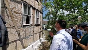 Vali Kaldırım Patlamanın 3 günün'de Vatandaşları Dinlemeye Devam Etti