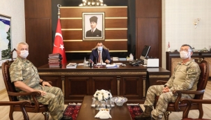 Halef-Selef Komutanlardan Vali Çetin Oktay Kaldırım’a Ziyare