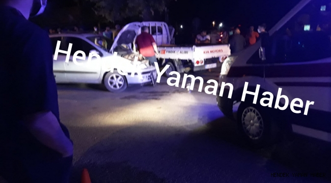 Hendek'te Feci Kaza 2 Yaralı