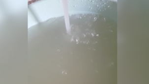 musluklardan çamurlu su akıyor