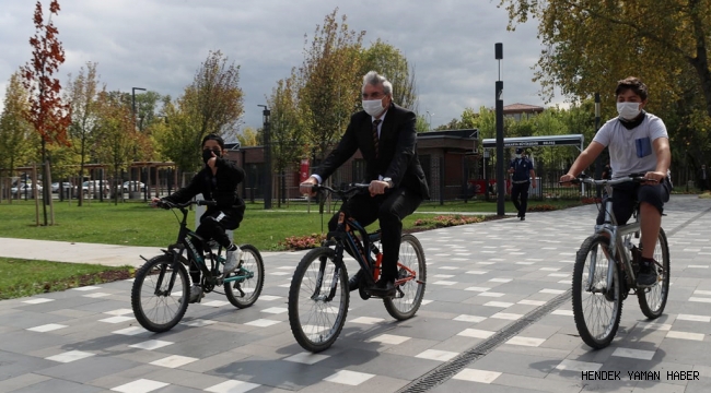 Çocukların gözlerindeki ışık aydınlık yarınların habercisidir”