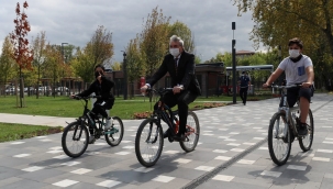 Çocukların gözlerindeki ışık aydınlık yarınların habercisidir”