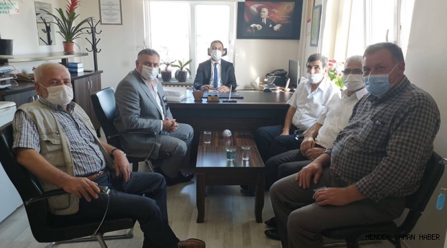 Hendekli Muhtarlardan Yeni İlçe Sağlık Müdürüne Hayırlı Olsun Ziyareti