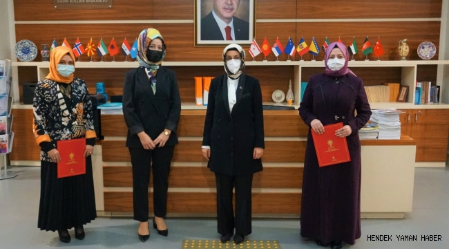 Ak Parti Hendek Kadın Kolları Başkanlığı  Seher Namlı Dündar'a Hayırlı Olsun