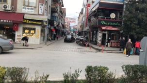 Hendek'te 56 Saatlik Yasak Sonrası Vatandaşlar İlçe Merkezine Akın Etti