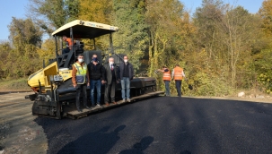 Hendek'te Pınarlı Yoluna Sıcak Asfalt