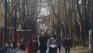 Hendek'te Yılbaşı Telaşı Hendekli Esnafın Yüzünü Güldürdü