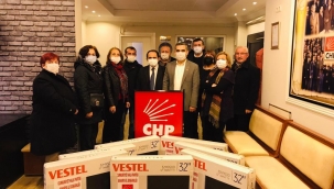 Cumhuriyet Halk Partisi Hendek'te  İhtiyaç Sahibi Öğrencilerin Yanında