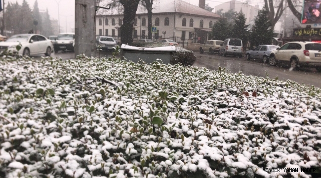 Hendek' Kar Beklerken Güne Güneşle Başlandı Meteoroloji Uyardı