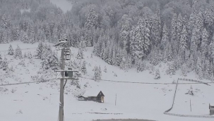 Hendek'te Çiğdem Yaylasında Kar Kalınlığı 50 Santime Ulaştı