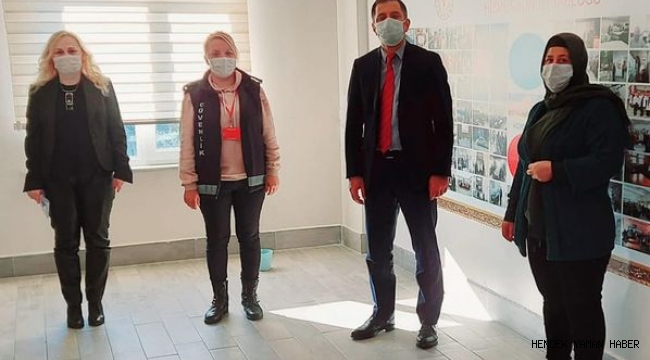 Hendek 'te Covid19  Pandemisi  Günlerinde Sağlık Çalışanlarının Özverili  Gayretli Çalışmaları Aralıksız Devam Ediyor