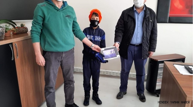 Hendek'te Fatih  Projesi Kapsamında Tablet Bilgisayar Dağıtıldı