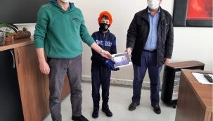 Hendek'te Fatih  Projesi Kapsamında Tablet Bilgisayar Dağıtıldı