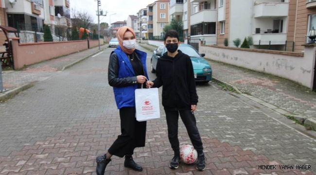 Hendek'te Gönüllülerin Bağışladığı kitaplar Sahiplerine Ulaşıyor