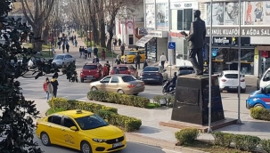 Hendek'te Vatandaşlar Caddelere Akın Etti