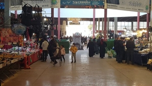 Hendek'te Yeni Yılın İlk Salı Pazarında Vatandaşlar Alışverişe Koştu