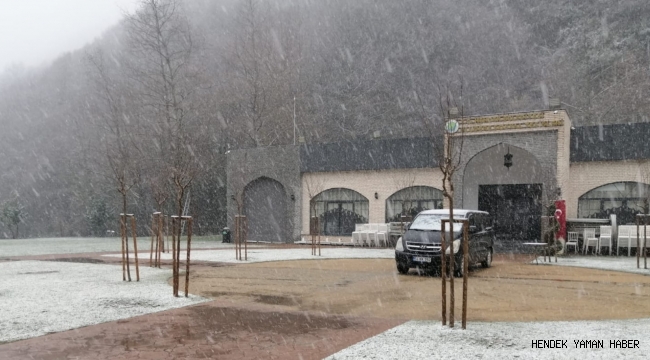 Hendek Uludere Sosyal Tesislerinde  Kar Yağışı Sonrası Kartpostallık Görüntüler