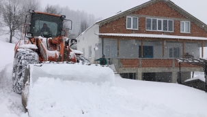Hendek Dikmende Kar Kalınlığı 1 Metreye  Yaklaştı