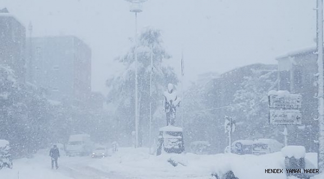 Hendek’te Beklenen Kar Başladı