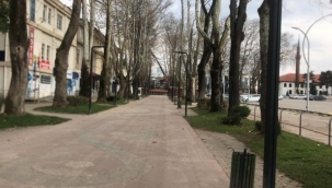 Hendek’te Kalabalık Caddeler Boş Kaldı