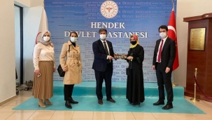 Hendek Ak Parti Kadın Kolları Sağlık Çalışanlarını Unutmadı