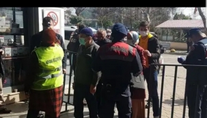 Hendek'te Karantinayı Deldiler Salı Pazarına Girmeye Çalıştılar