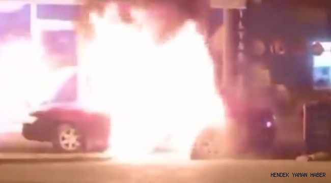 Hendek'te Otomobil Alev Alev Yandı