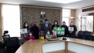 Hendek’te Öğretmen Ve Öğrencilerden İlçe Milli Eğitim Müdürü Sabri Dağan’a Ziyaret