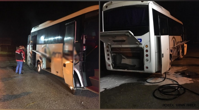 Hendek'te Seyir Halindeki İşçi Servisinden Bir Anda Dumanlar Yükseldi