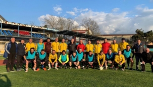 Hendek Atatürk Stadı'nda Veteranlar Zeytinburnu nu ağırlayacak… 