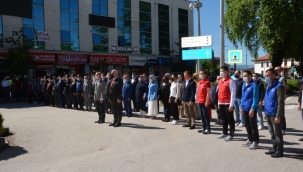 Hendek Cumhuriyet Meydanı'nda 19 Mayıs Törenle Kutlandı