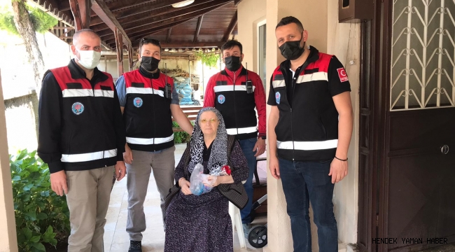 Hendek Hayat Arama Kurtarma Derneği Şehit Ailelerini Ziyaret Etti.