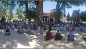 Hendek Merkez Camii’nde Cuma Namazı Sosyal Mesafe Kuralları İle Kılındı