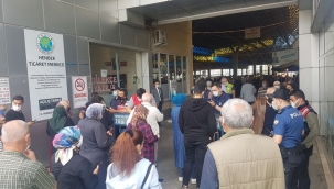 Hendek’te Salı Pazarında Yoğunluk 