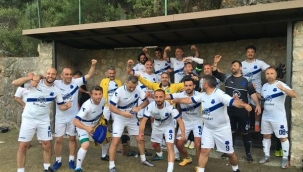 Hendek Veteranlar Takımı Marmaris’de Namağlup Şampiyon Oldu