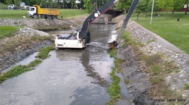 Dünya Çevre Günü'nde Dere Yatağı Temizlendi
