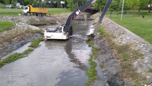 Dünya Çevre Günü'nde Dere Yatağı Temizlendi 