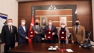 Hendek Fen Lisesi  İmzaları Düzenlenen Törenle Atıldı 