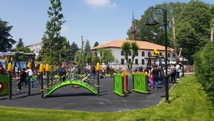 Hendek Zeki Cömert Parkından Aileler Şikayetçi