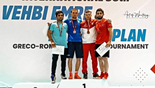 Sakarya Büyükşehir’in güreşçisi ülkeye milli gururu yaşattı