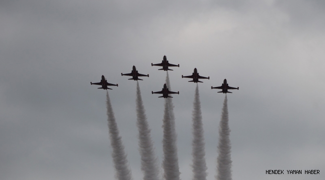 Türk Yıldızları''ndan  Adapazarına Muhteşem Kurtuluş Selamı