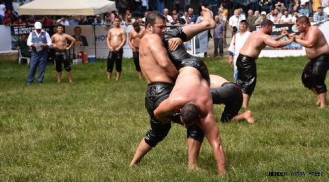 Güreşçiler Selman Dede Er Meydanında  Kurtdereye Hazırlanıyor